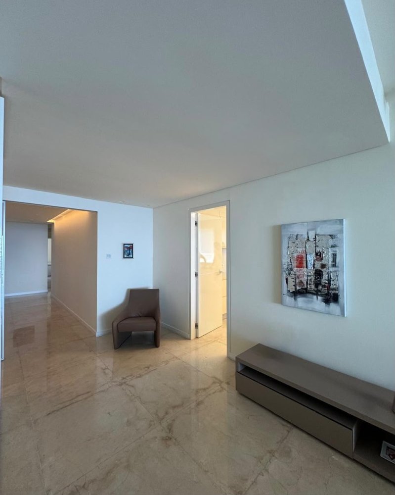 4 bedrooms Apartment in Neapolis, Limassol, Cyprus No. 62144
