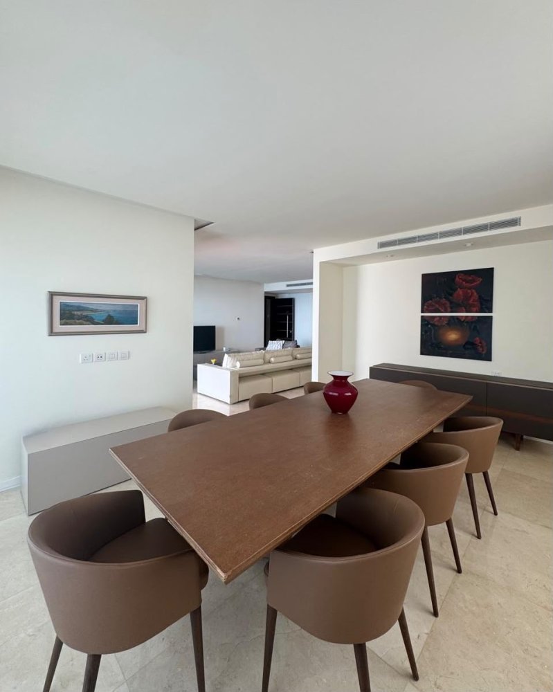 4 bedrooms Apartment in Neapolis, Limassol, Cyprus No. 62144