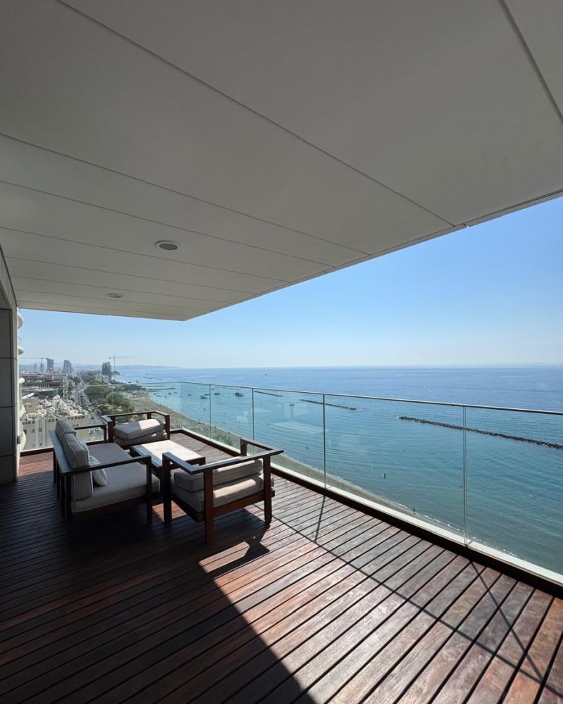4 bedrooms Apartment in Neapolis, Limassol, Cyprus No. 62144