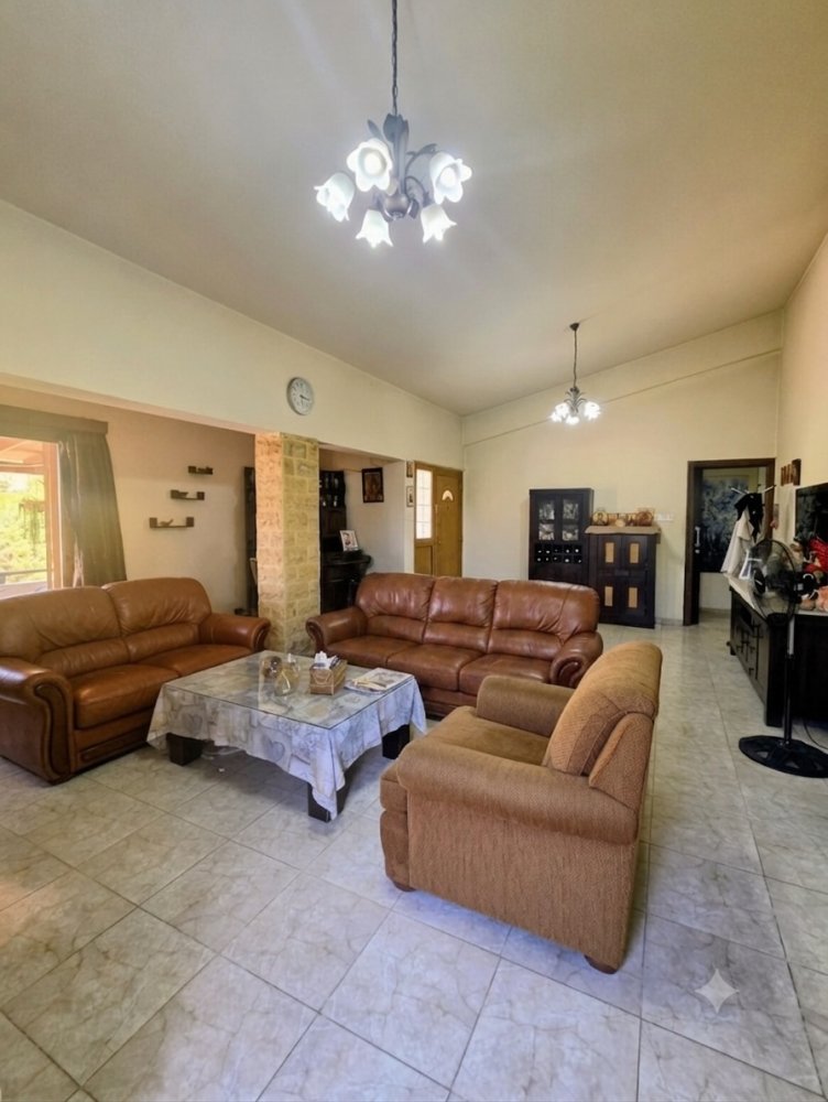 4 bedrooms Villa in Alassa, Limassol, Cyprus No. 61120