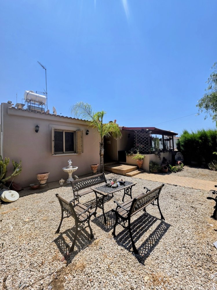 4 bedrooms Villa in Alassa, Limassol, Cyprus No. 61120