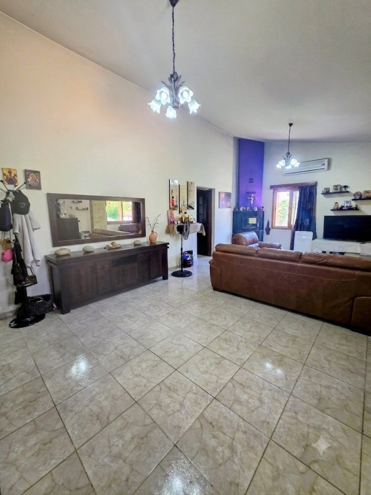 4 bedrooms Villa in Alassa, Limassol, Cyprus No. 61120