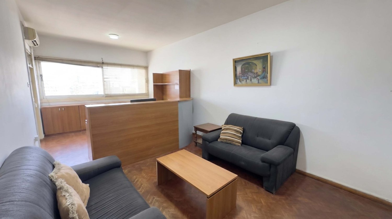 Квартира с 3 спальнями в Ларнака, Кипр № 39536