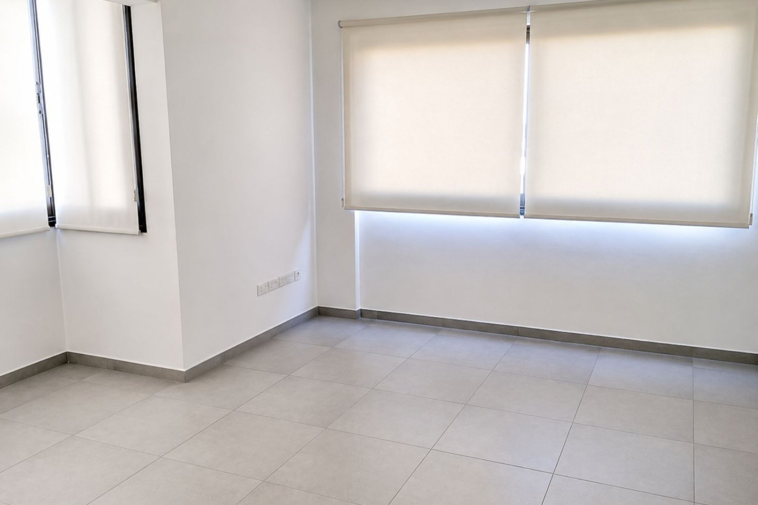5 pièces Bureau à Aradippou, Larnaka, Chypre No. 61788
