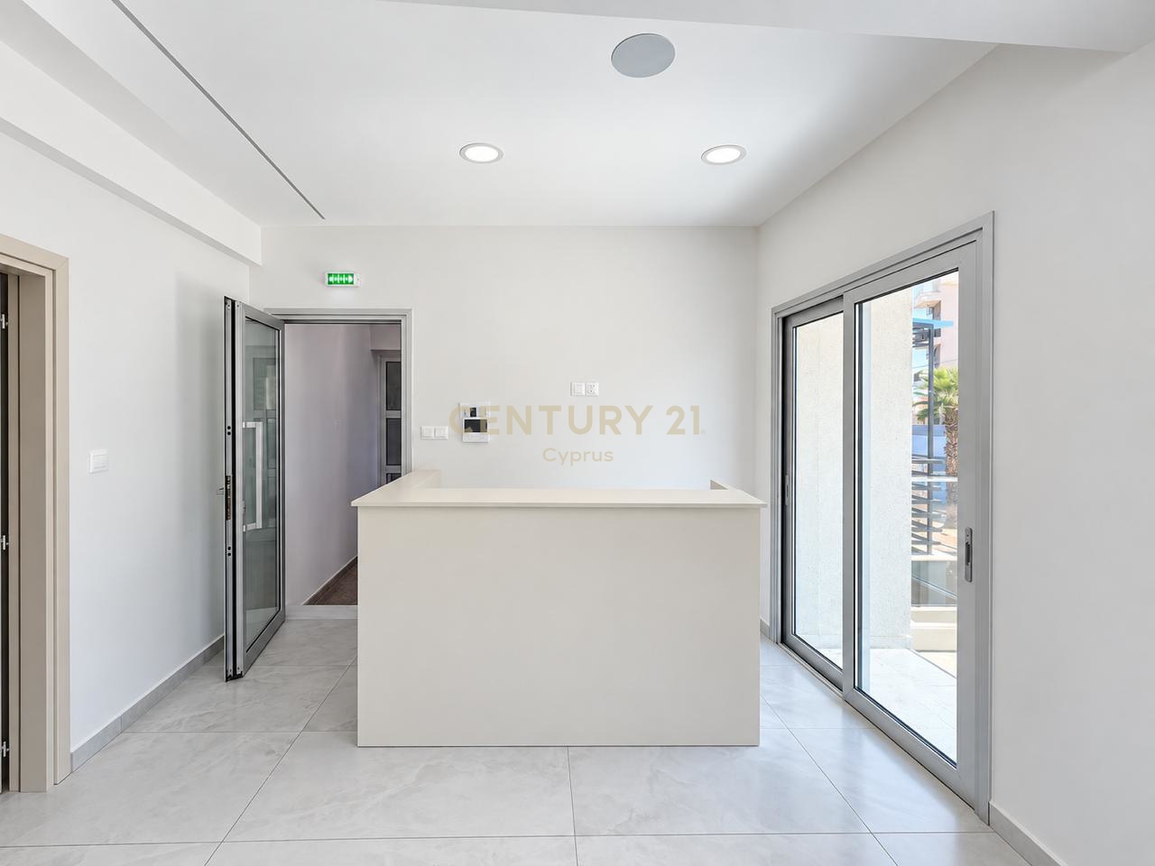 106m2 Oficina en Mesa Geitonia, Limassol, Chipre No. 58887