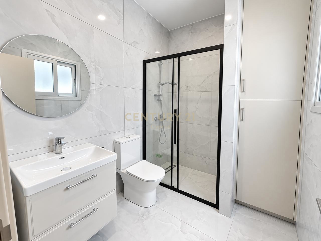 106m2 Oficina en Mesa Geitonia, Limassol, Chipre No. 58887