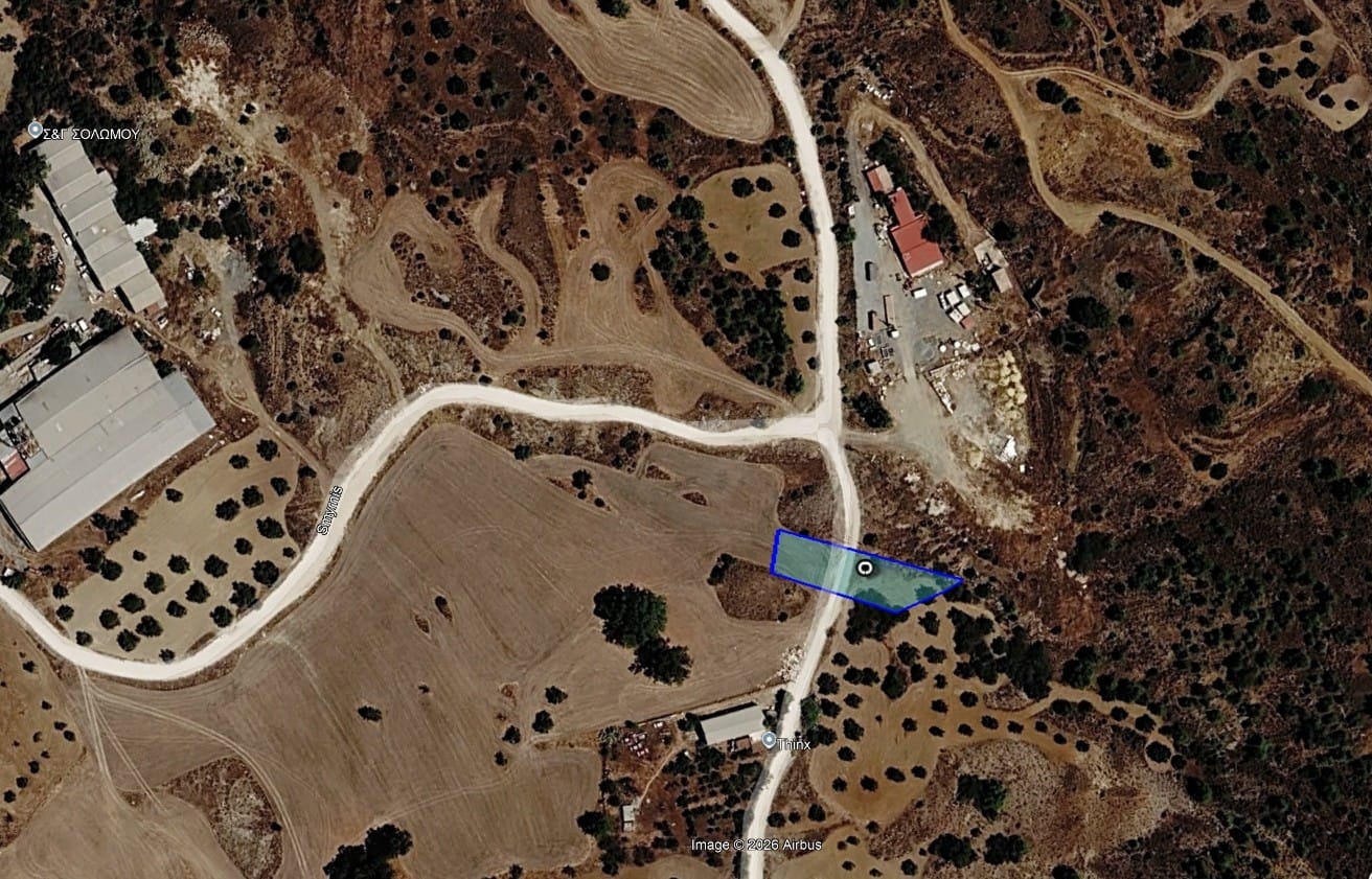 1004m2 Terrain à Agia Varvara, Nicosia, Chypre No. 61545