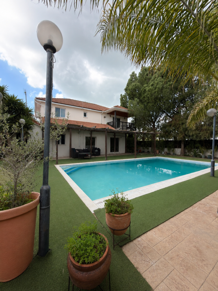 4 dormitorios Villa en Ayios Dhometios, Nicosia, Chipre No. 61443