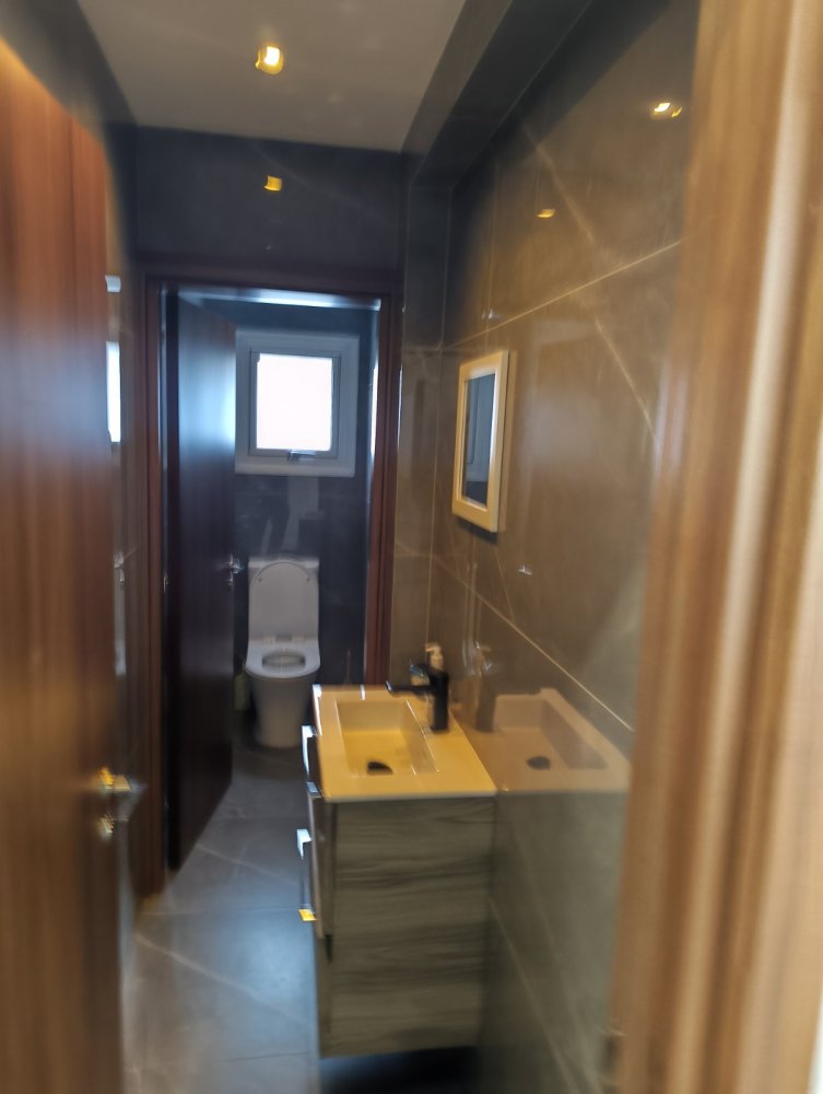 Офис с 5 комнатами в Ларнака, Кипр № 61372