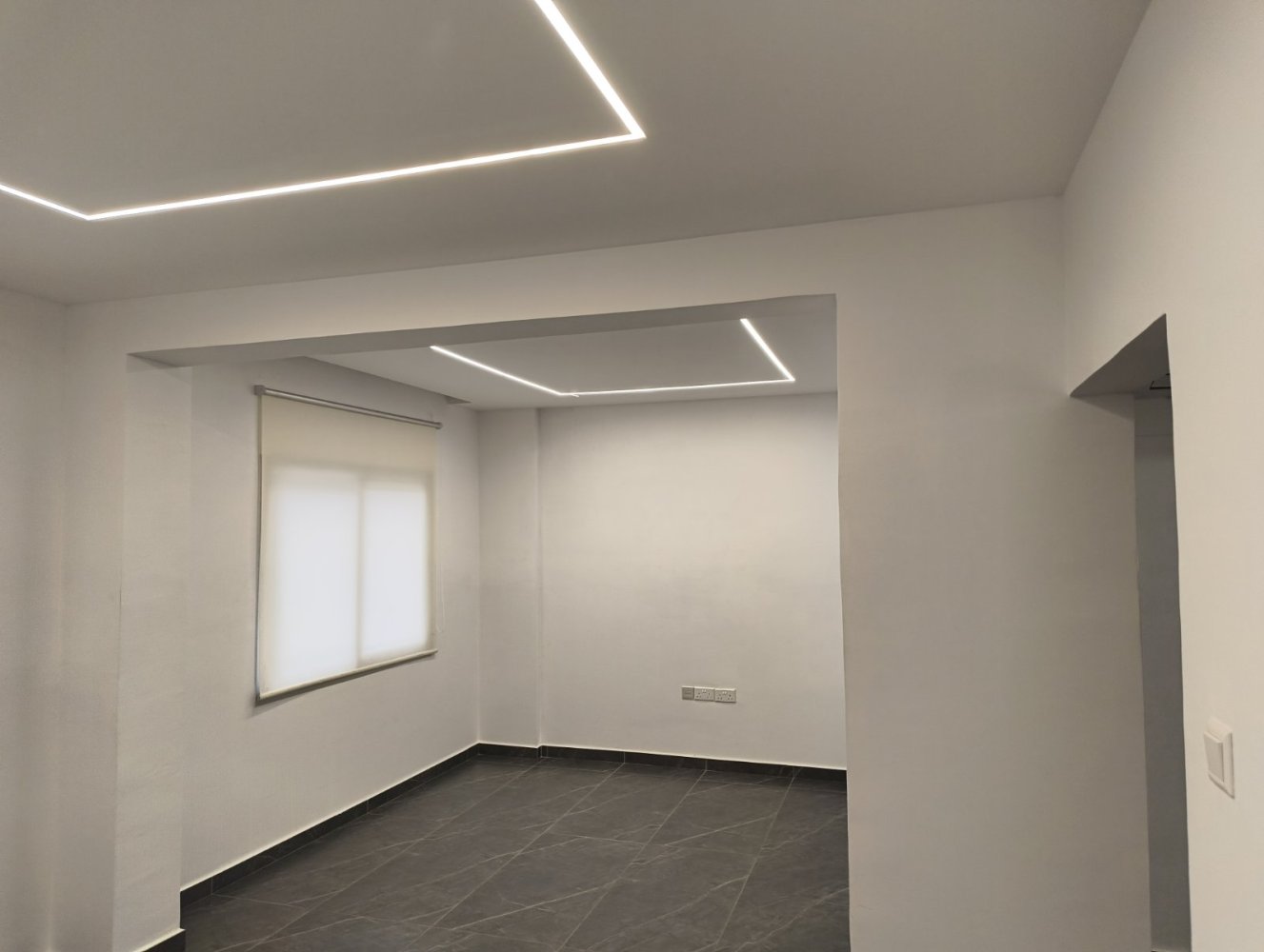 Офис с 5 комнатами в Ларнака, Кипр № 61372