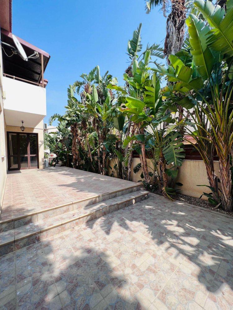4 bedrooms Villa in Oroklini, Larnaka, Cyprus No. 62045