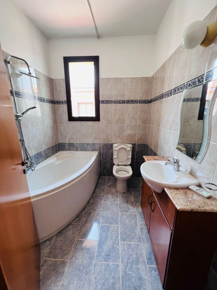 4 bedrooms Villa in Oroklini, Larnaka, Cyprus No. 62045