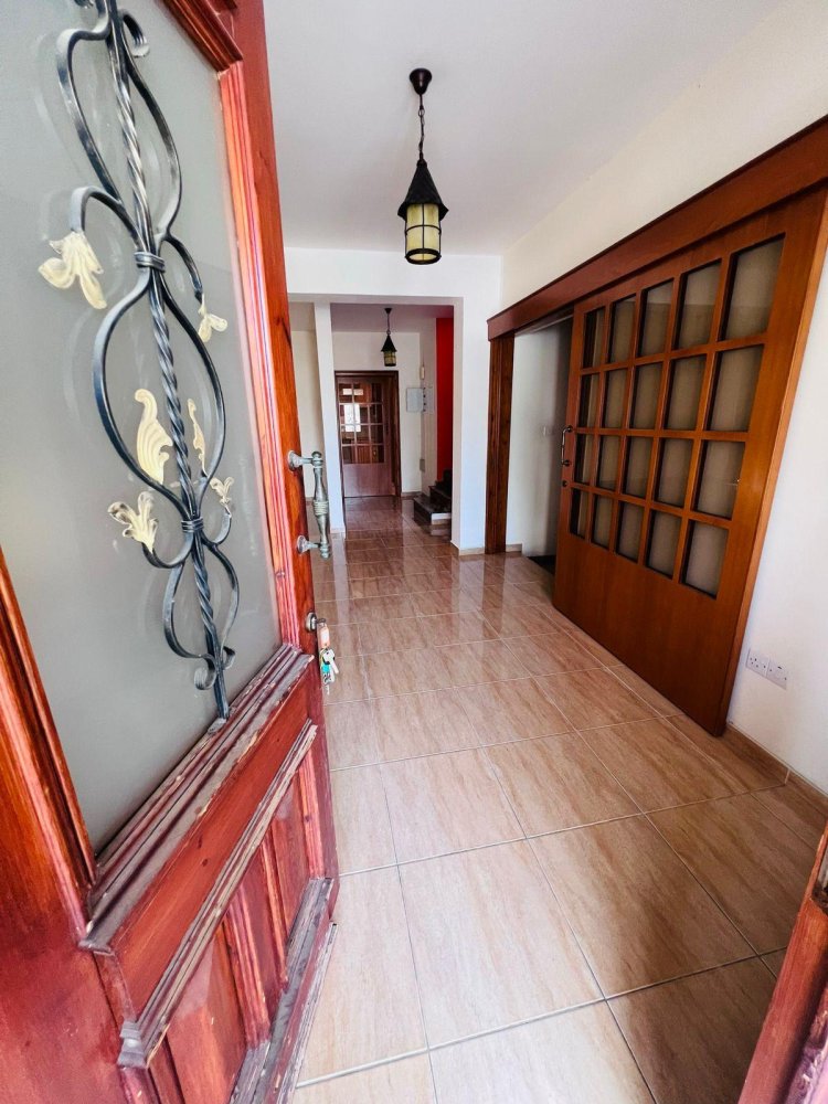 4 bedrooms Villa in Oroklini, Larnaka, Cyprus No. 62045