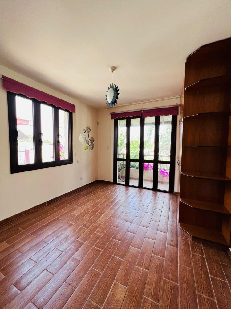 4 bedrooms Villa in Oroklini, Larnaka, Cyprus No. 62045