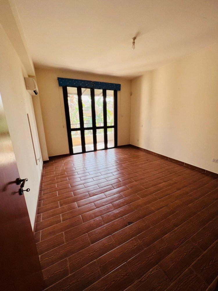 4 bedrooms Villa in Oroklini, Larnaka, Cyprus No. 62045