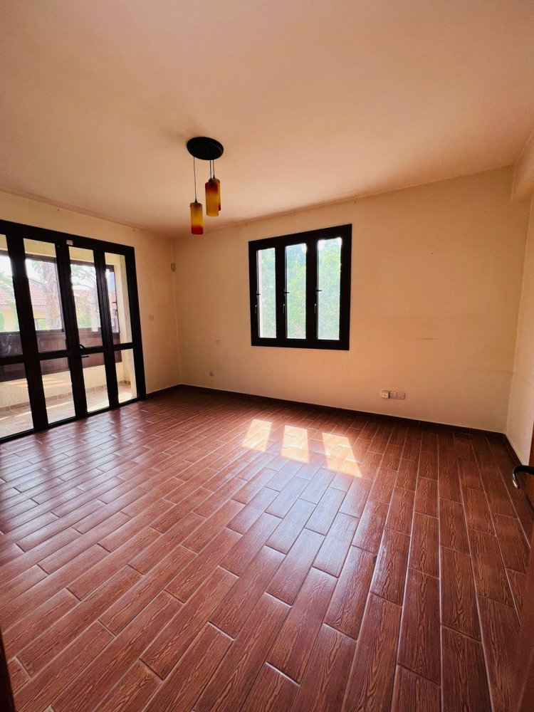 4 bedrooms Villa in Oroklini, Larnaka, Cyprus No. 62045