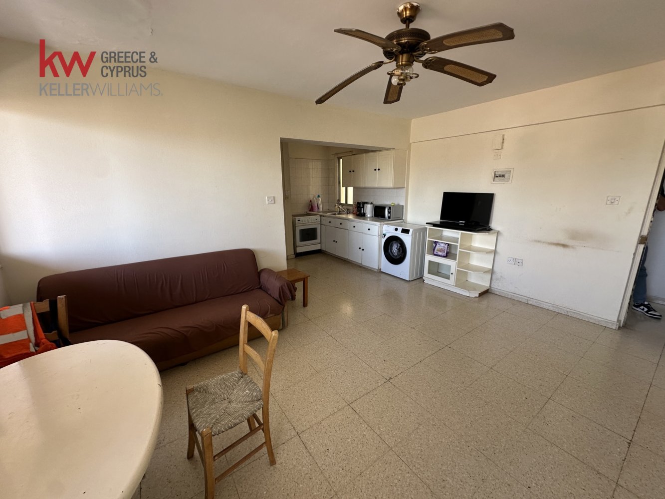 8 bedrooms Building in Pervolia, Larnaka, Cyprus No. 39789