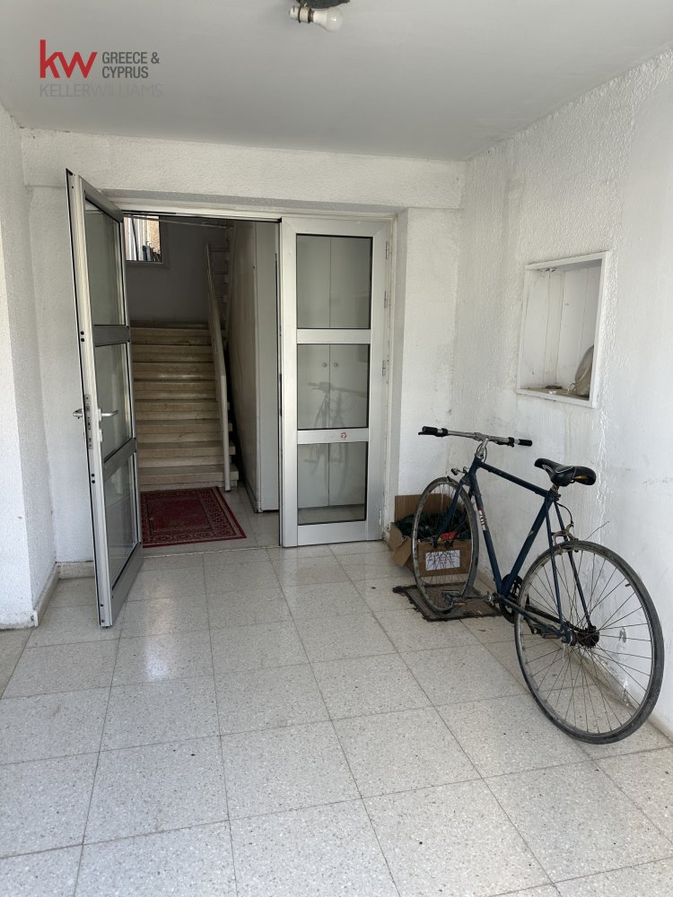 8 bedrooms Building in Pervolia, Larnaka, Cyprus No. 39789