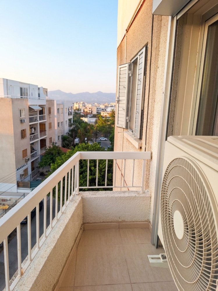 2 bedrooms Apartment in Nicosia, Cyprus No. 61618