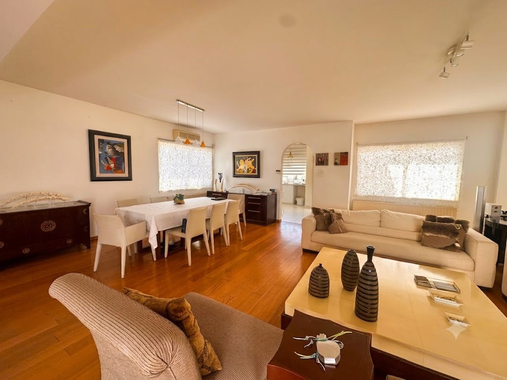 3 bedrooms Apartment in Nicosia, Cyprus No. 61656