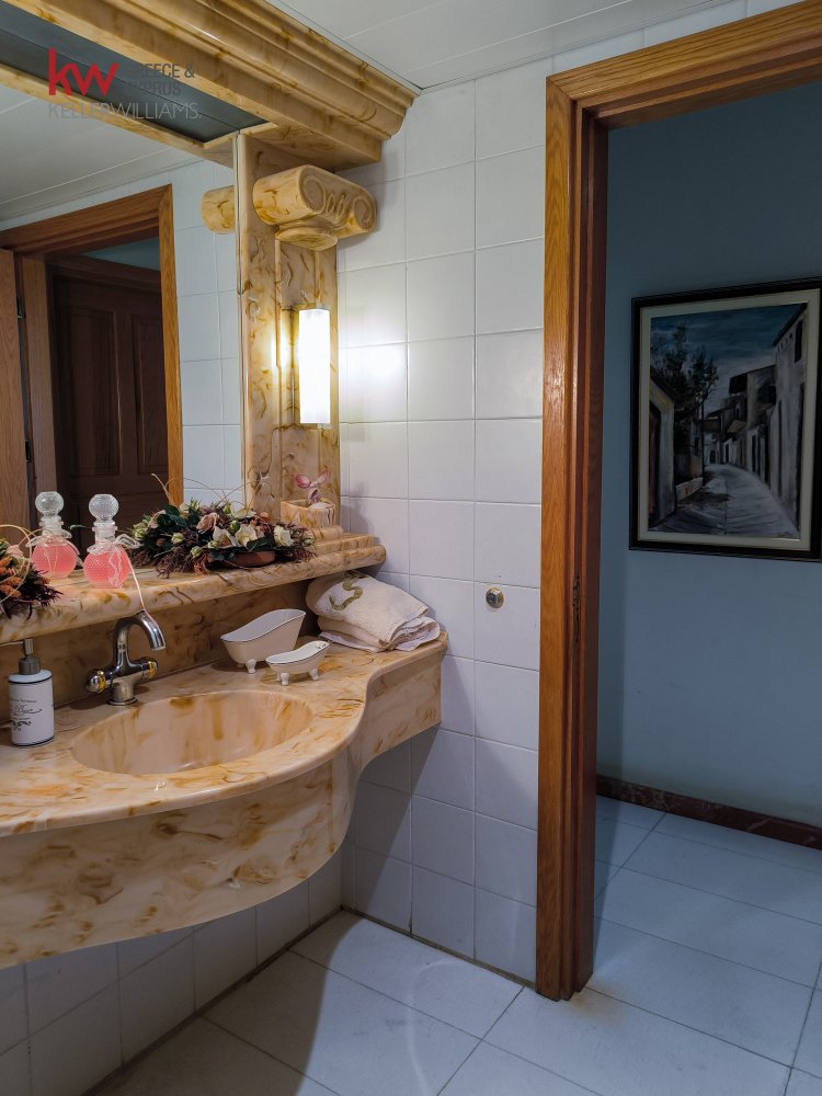 5 bedrooms Villa in Aradippou, Larnaka, Cyprus No. 61589
