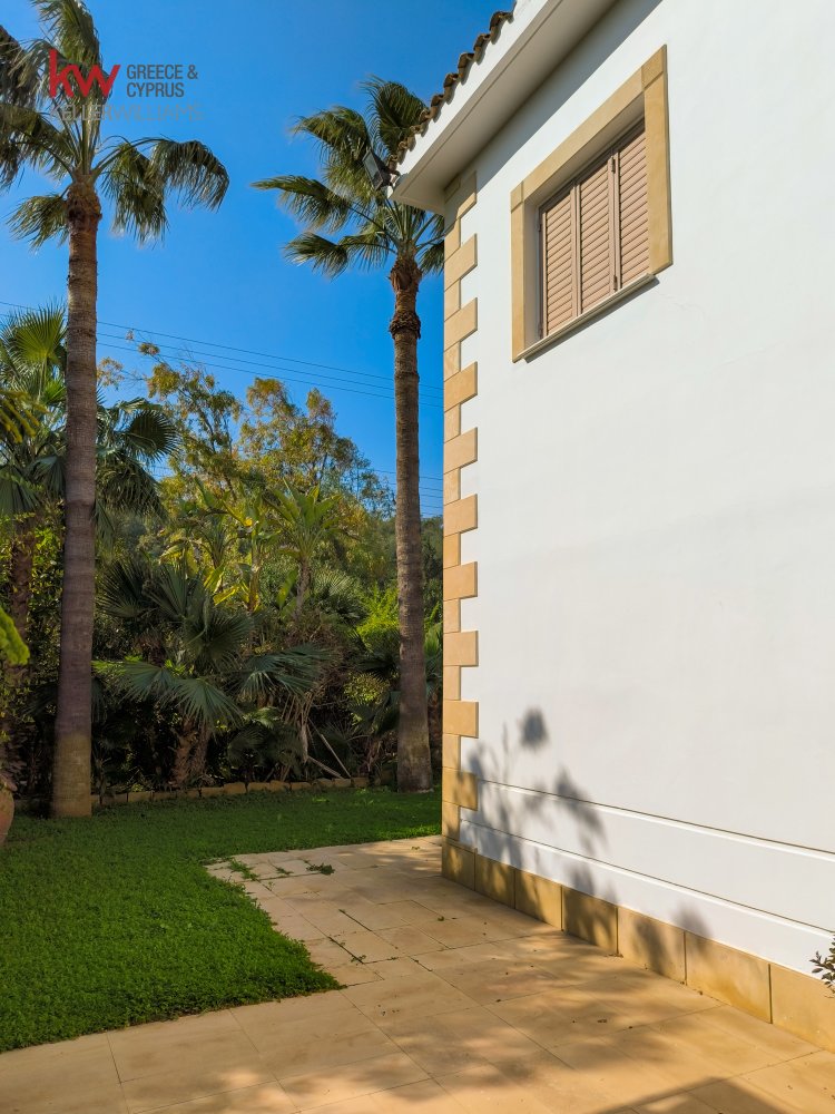 5 bedrooms Villa in Aradippou, Larnaka, Cyprus No. 61589