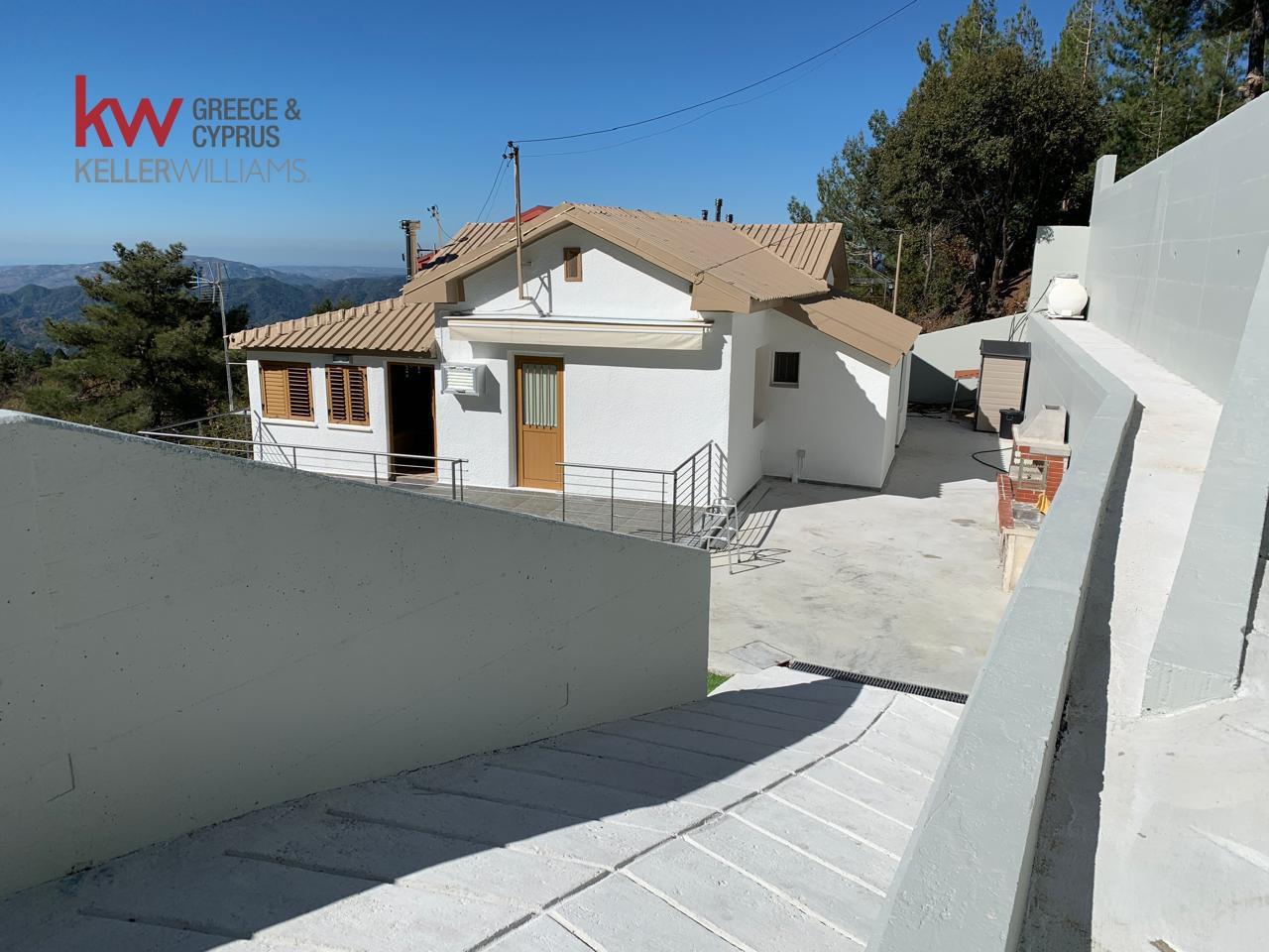 3 bedrooms Villa in Pano Platres, Limassol, Cyprus No. 39935