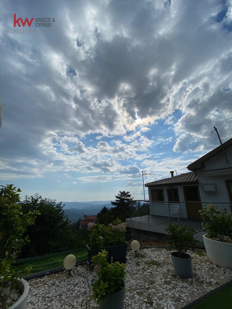 3 bedrooms Villa in Pano Platres, Limassol, Cyprus No. 39935
