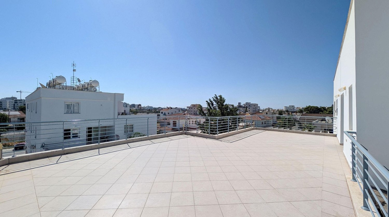 2 bedrooms Apartment in Larnaca, Larnaka, Cyprus No. 62577
