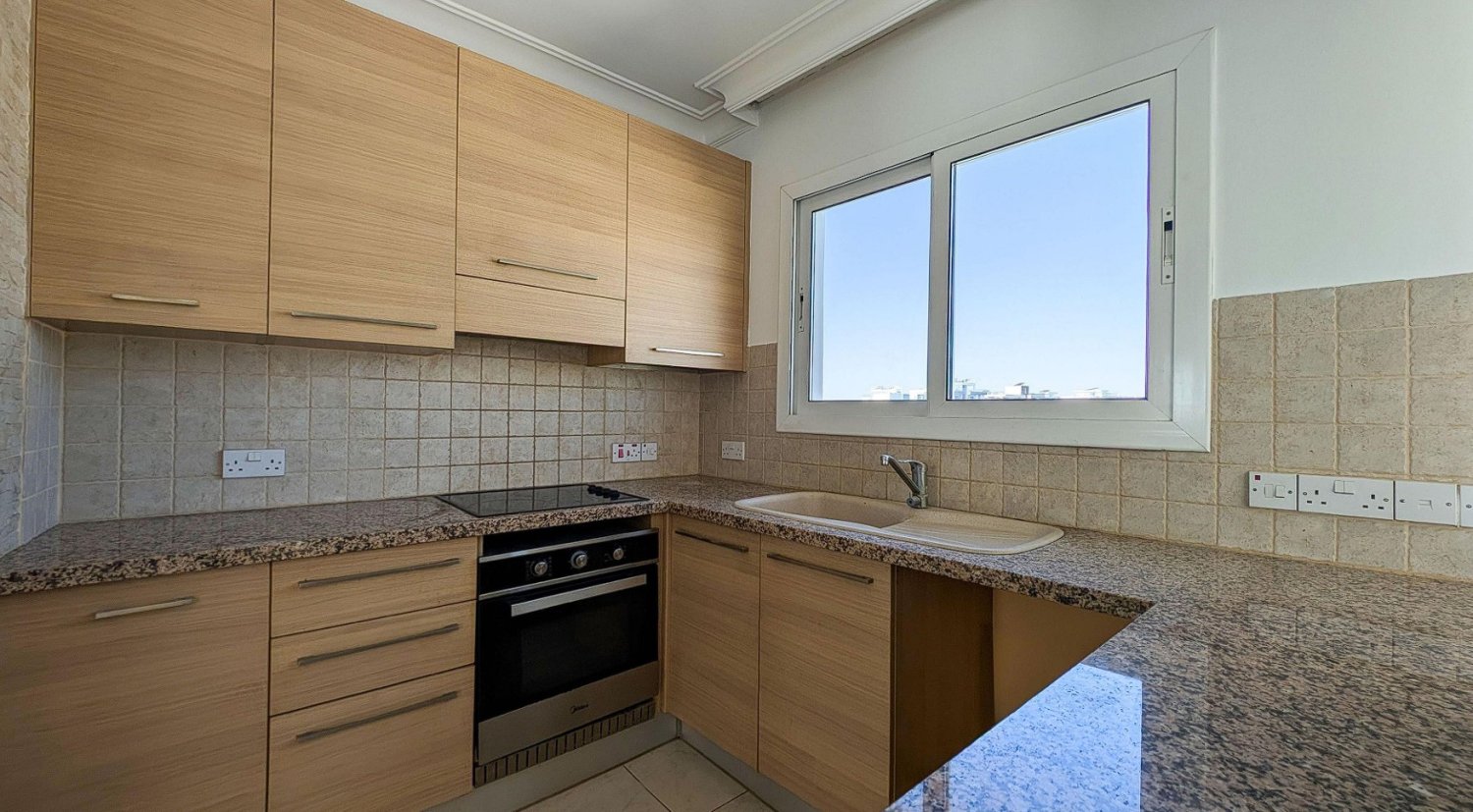2 bedrooms Apartment in Larnaca, Larnaka, Cyprus No. 62577