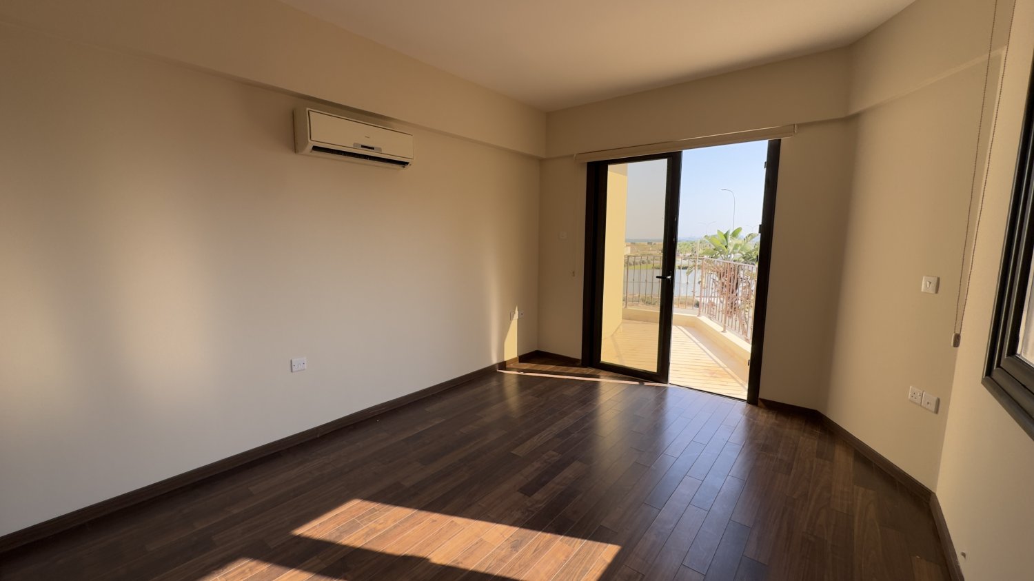 4 bedrooms Villa in Larnaca, Larnaka, Cyprus No. 62388