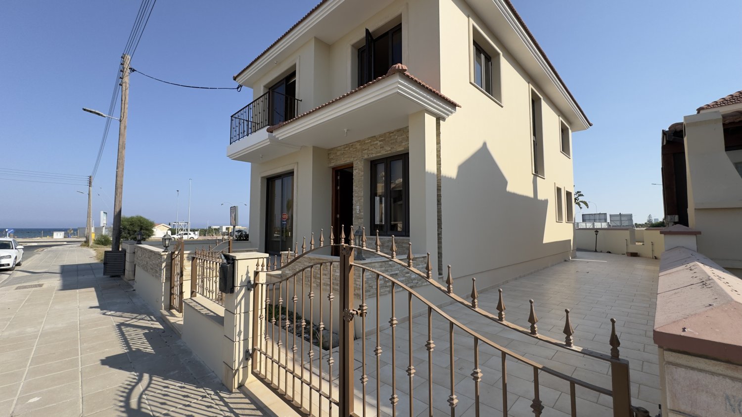 4 bedrooms Villa in Larnaca, Larnaka, Cyprus No. 62388