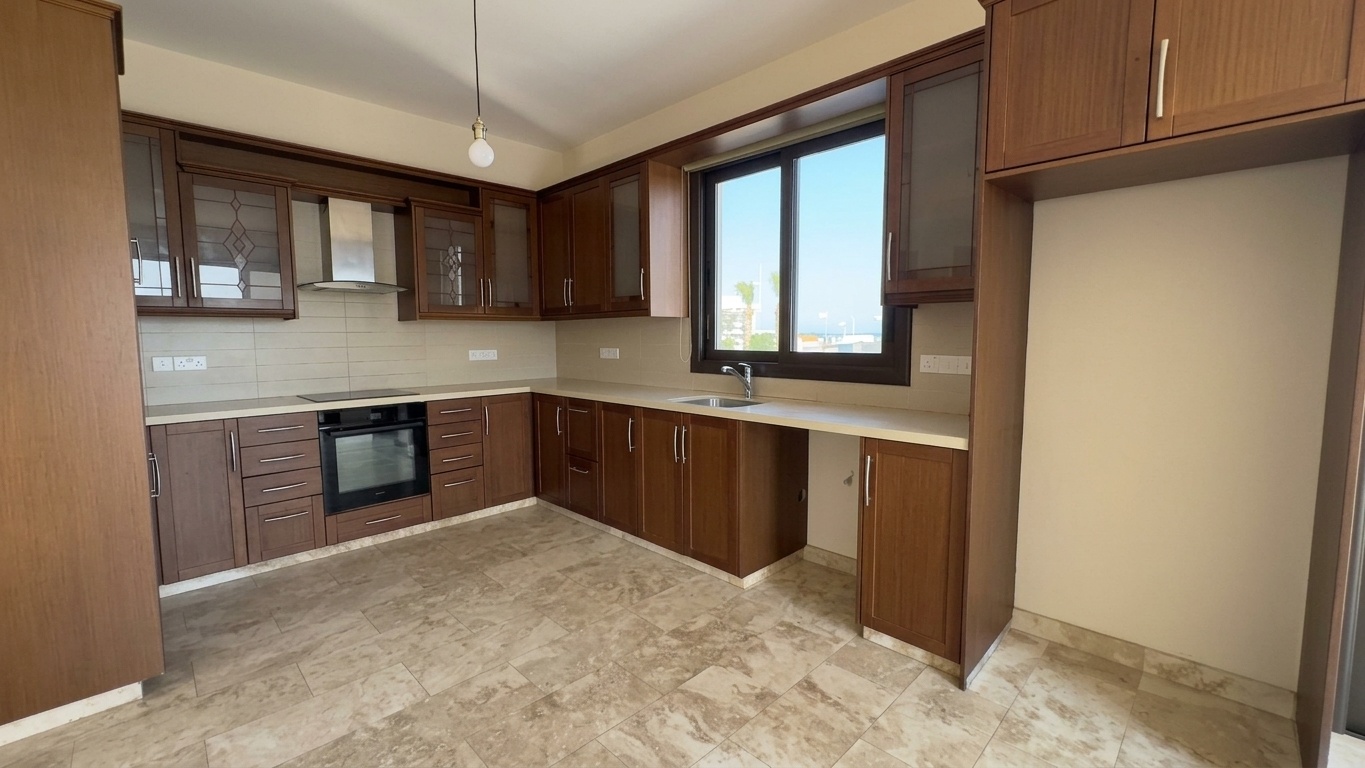4 bedrooms Villa in Larnaca, Larnaka, Cyprus No. 62388