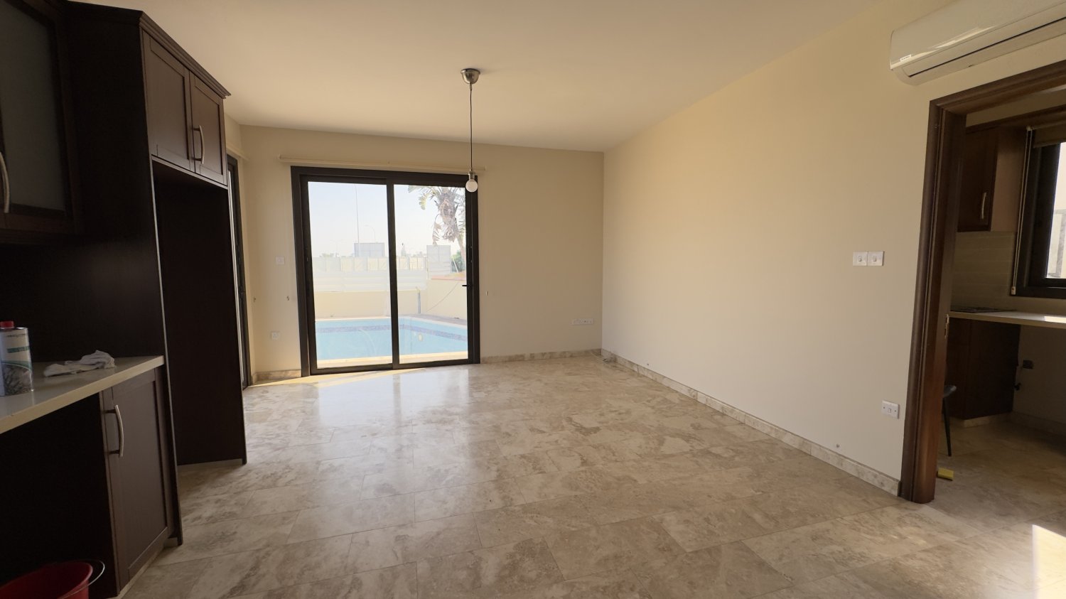 4 bedrooms Villa in Larnaca, Larnaka, Cyprus No. 62388