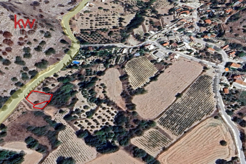 900m2 Land in Lemona, Paphos, Cyprus No. 60704