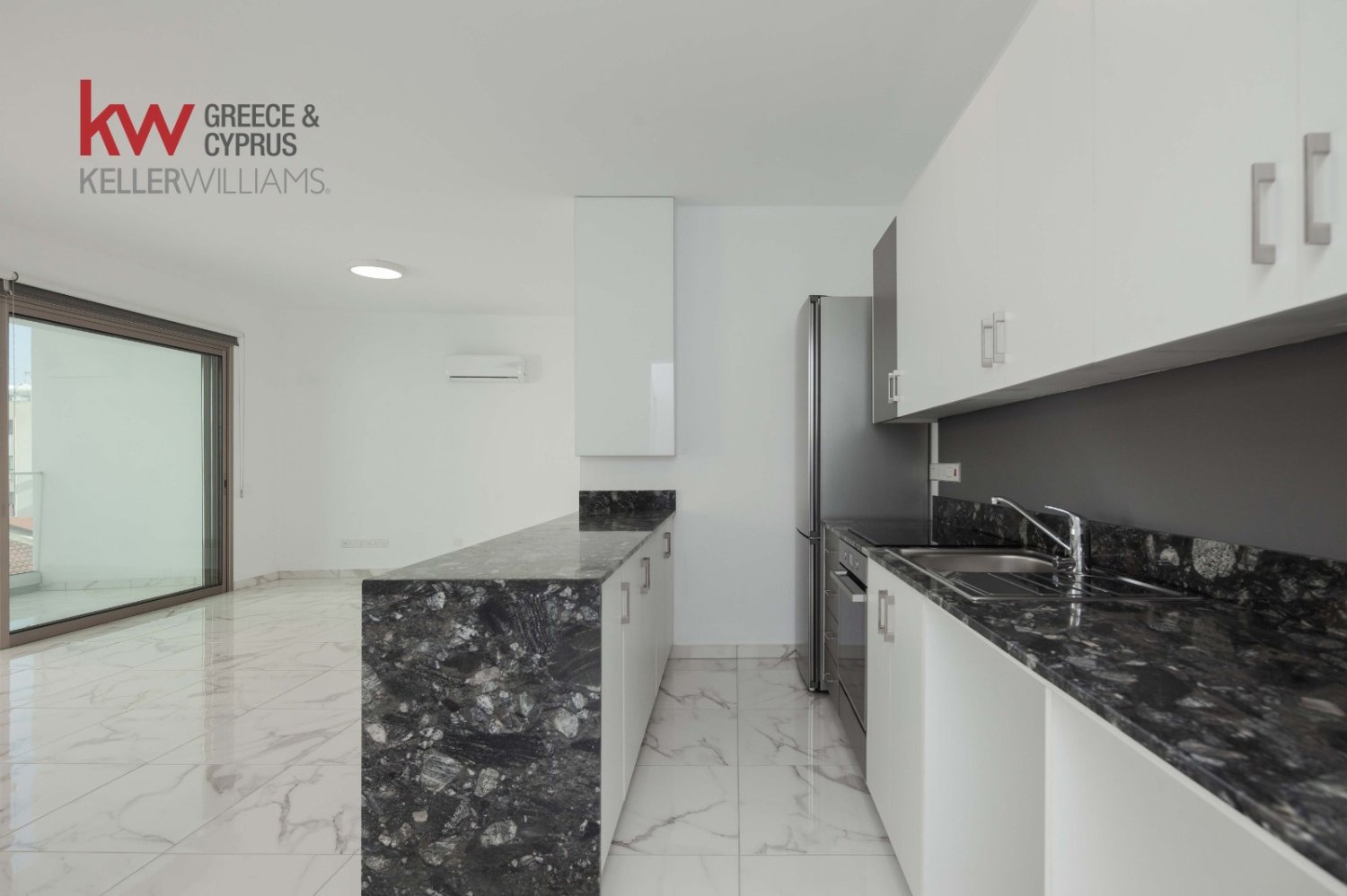 3 bedrooms Apartment in Larnaca, Larnaka, Cyprus No. 39732