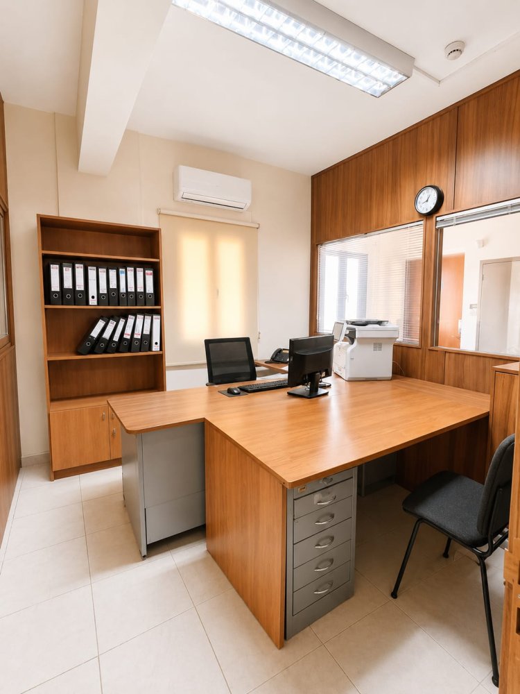 Офис с 13 комнатами в Арадипу, Ларнака, Кипр № 61357
