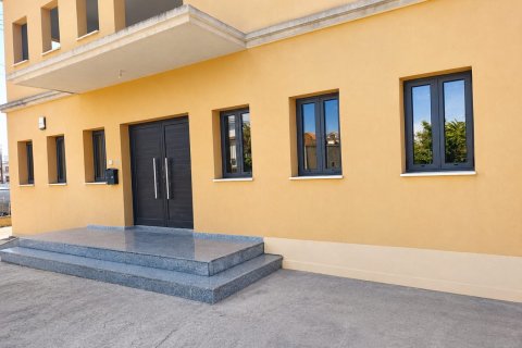 Офис с 13 комнатами в Арадипу, Ларнака, Кипр № 61357
