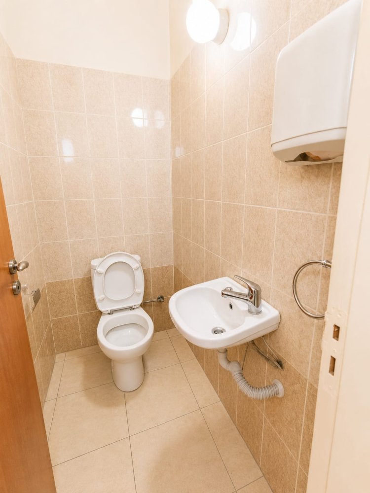 Офис с 13 комнатами в Арадипу, Ларнака, Кипр № 61357