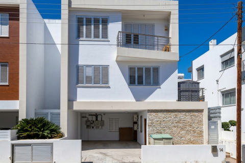 5 bedrooms Townhouse in Nicosia, Cyprus No. 61541