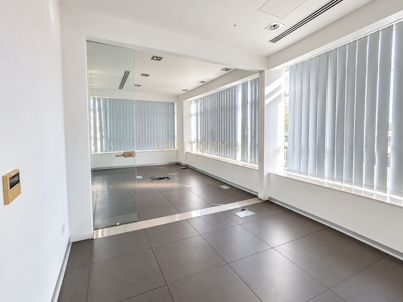 240m2 Oficina en Limassol, Chipre No. 58893