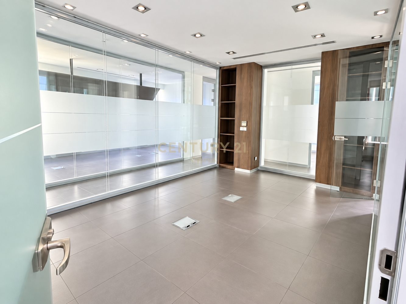 240m2 Oficina en Limassol, Chipre No. 58893