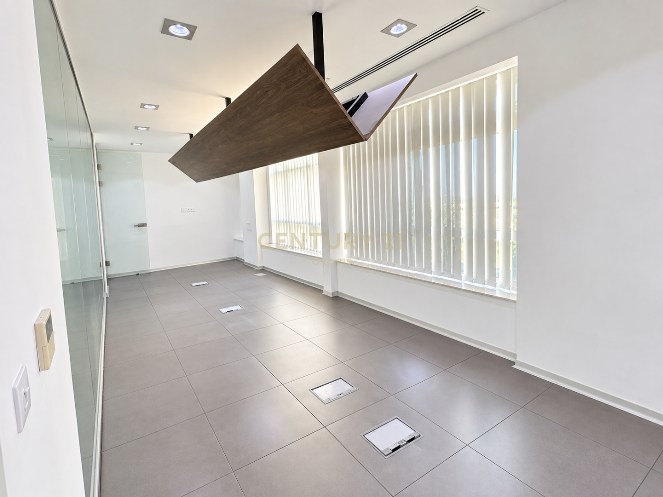 240m2 Oficina en Limassol, Chipre No. 58893