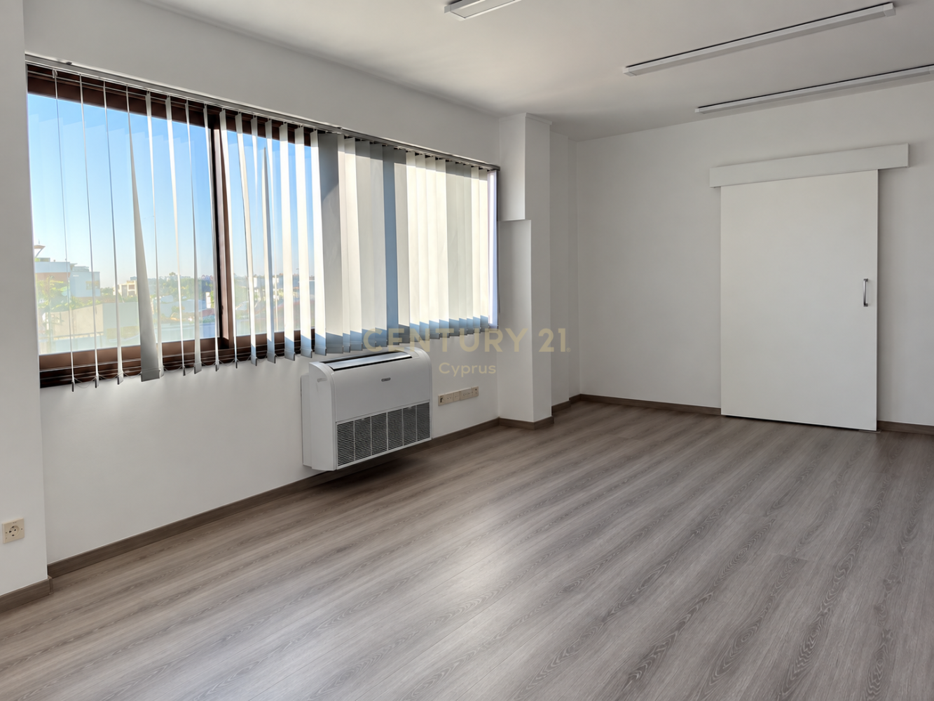200m2 Oficina en Limassol, Chipre No. 58853