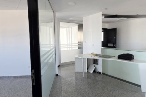 Офис 200м2 в Строволос, Никосия, Кипр № 50560