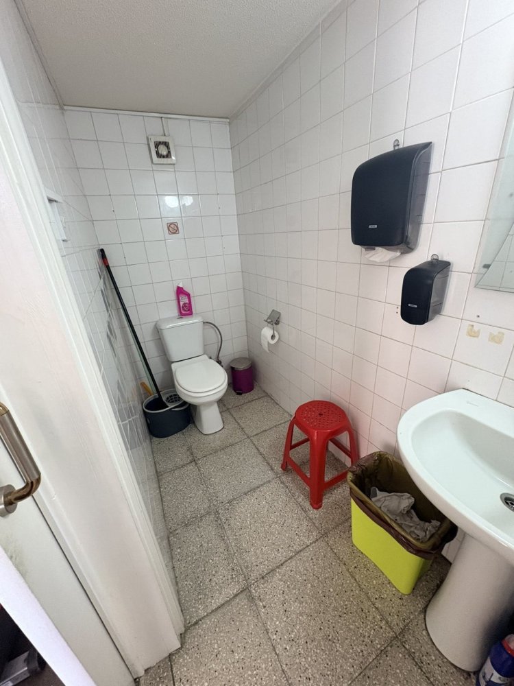 64m2 Commercial property in Livadia, Larnaka, Cyprus No. 61434