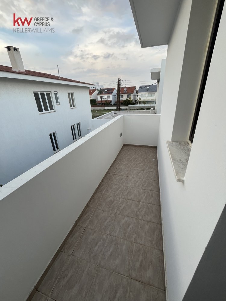 4 bedrooms Villa in Larnaca, Larnaka, Cyprus No. 40493
