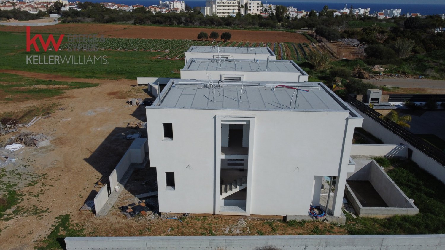 4 bedrooms Villa in Paralimni, Ammochostos, Cyprus No. 40599