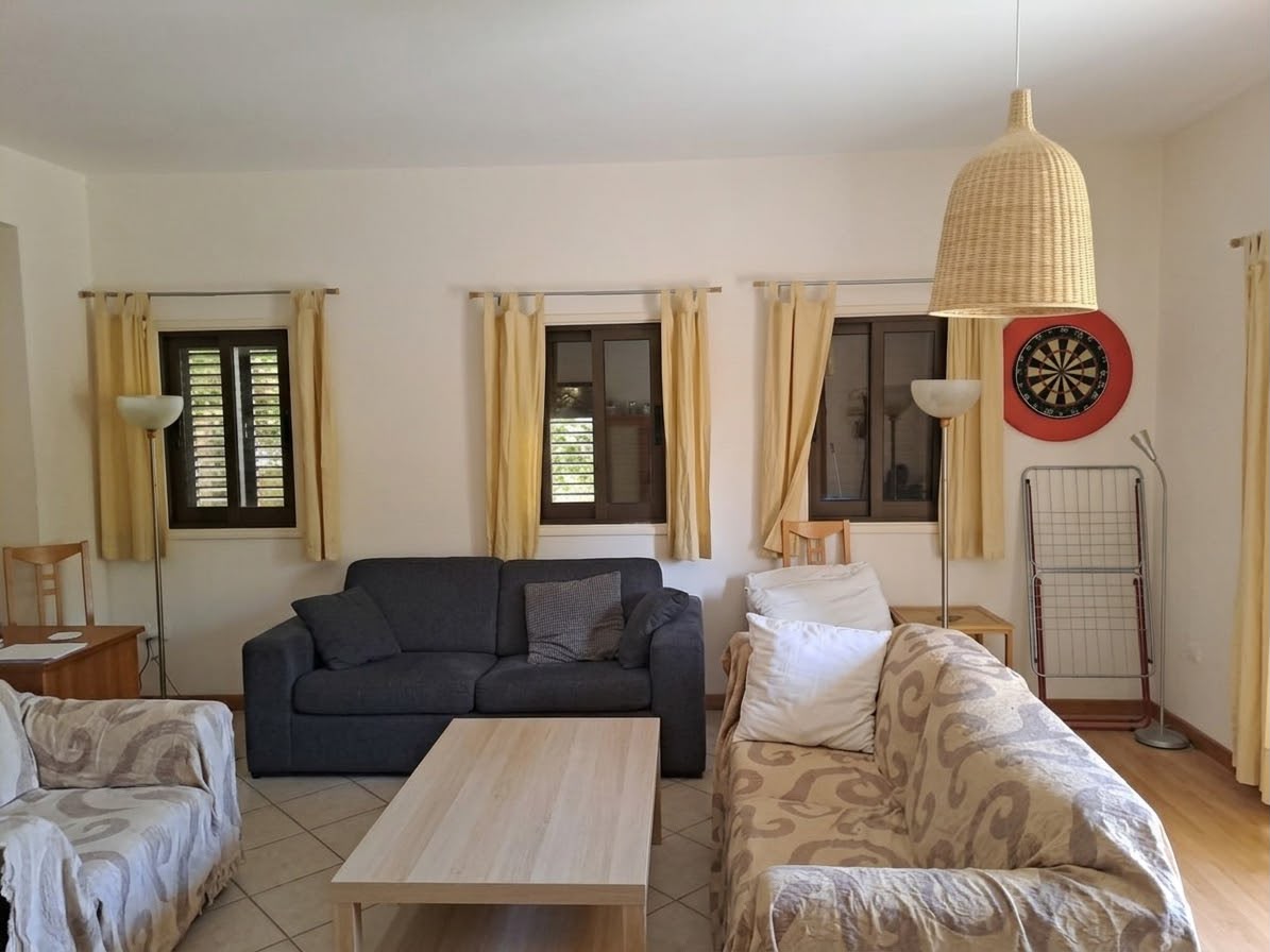 4 bedrooms Villa in Aradippou, Larnaka, Cyprus No. 61552