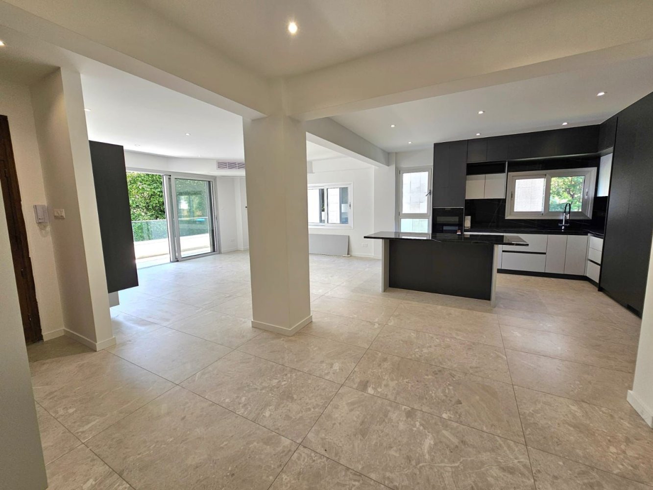 3 dormitorios Apartamento en Germasogeia, Limassol, Chipre No. 58973
